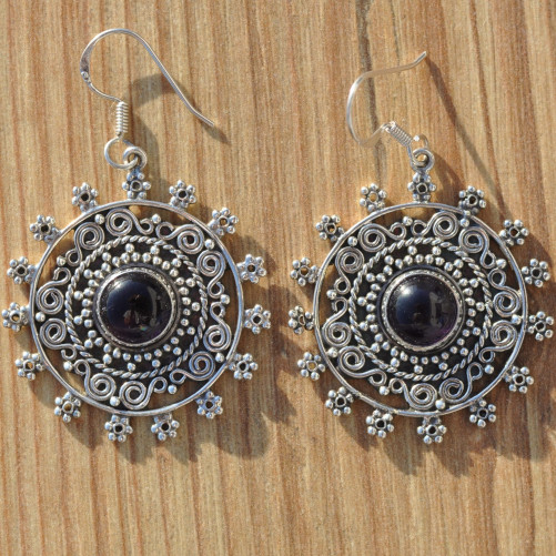 Boucles d'oreilles rondes argent ciselé avec une pierre en améthyste