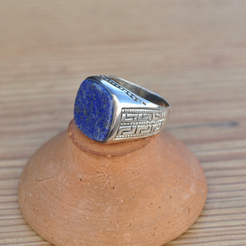 Grosse chevalière homme en argent gravé et pierre Lapis lazuli T67
