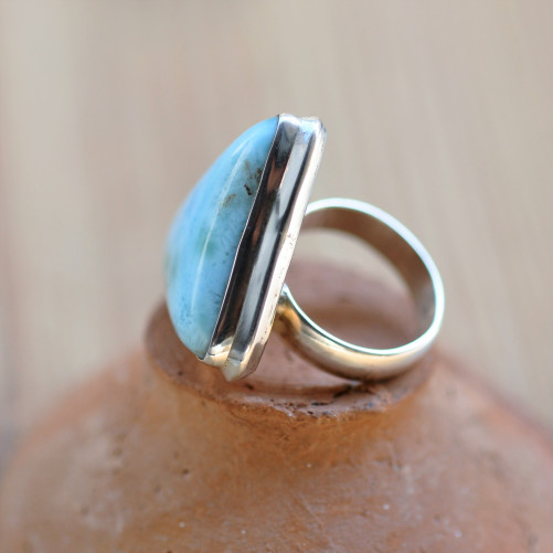 Grosse bague pierre Larimar bleu triangulaire en argent T53