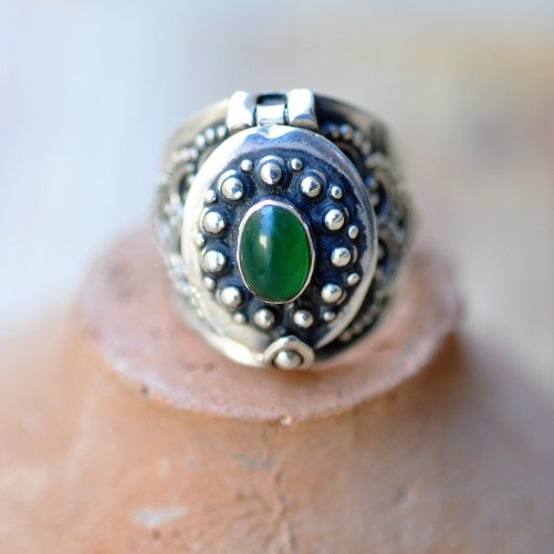 Bague poison argent ciselé pierre en Agate verte ovale (vert)