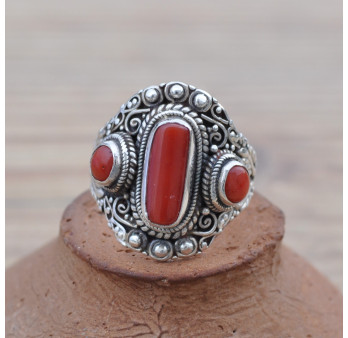 Bague chevalière argent ciselé et Corail de méditerranée T58 réglable