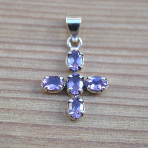 Petit pendentif croix pierre améthyste et argent