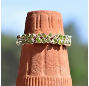 Bracelet argent 2 rangs 47 pierres en péridot facettées