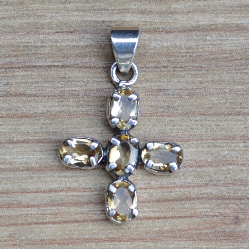 Petit pendentif croix pierre Citrine et argent