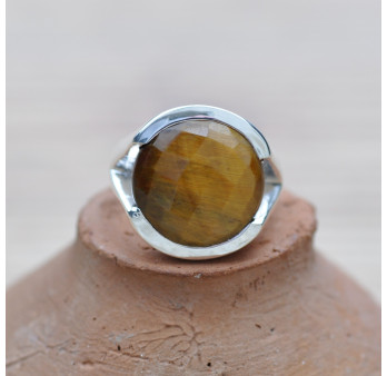 Bague en argent ronde en pierre Oeil de tigre à facettes