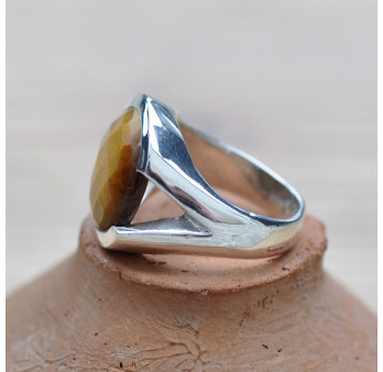 Bague en argent ronde en pierre Oeil de tigre à facettes T54