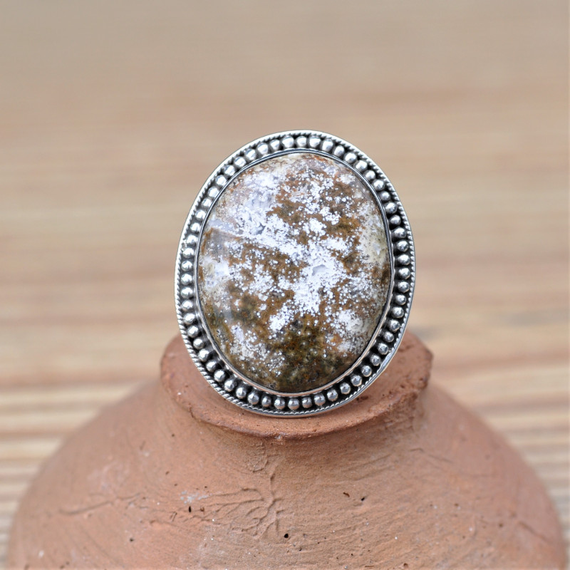 Belle bague ovale en argent ciselé main et grosse pierre Jaspe océan T57 Belle bague ovale en argent ciselé main et grosse pierre Jaspe océan T57