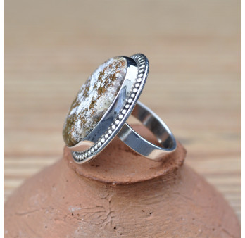 Belle bague ovale en argent ciselé main et grosse pierre Jaspe océan T57