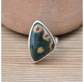 Bague dissymétrique en argent et pierre Jaspe orbiculaire