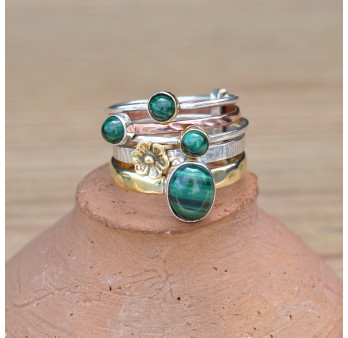 Bague 5 anneaux argent et cuivre avec 4 pierres en Malachite