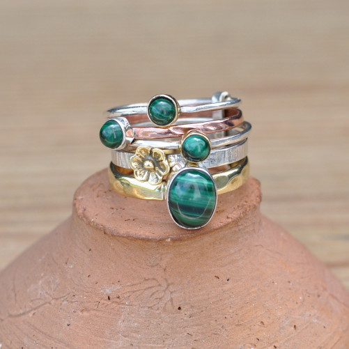Bague 5 anneaux argent et cuivre avec 4 pierres en Malachite