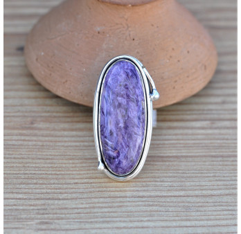 Grosse bague oblongue en argent et pierre CHAROITE (violet)