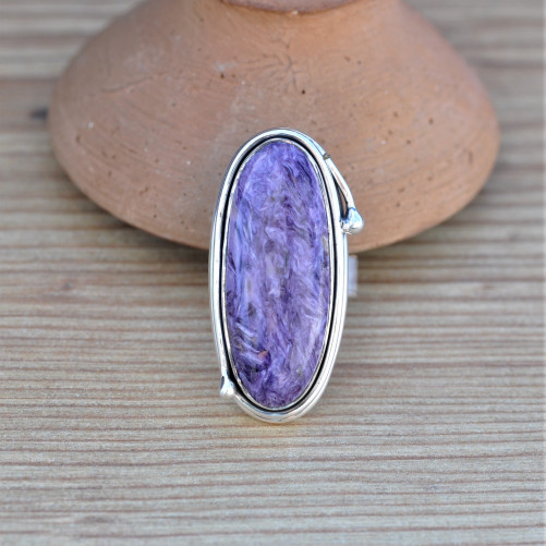 Grosse bague oblongue en argent et pierre CHAROITE (violet)