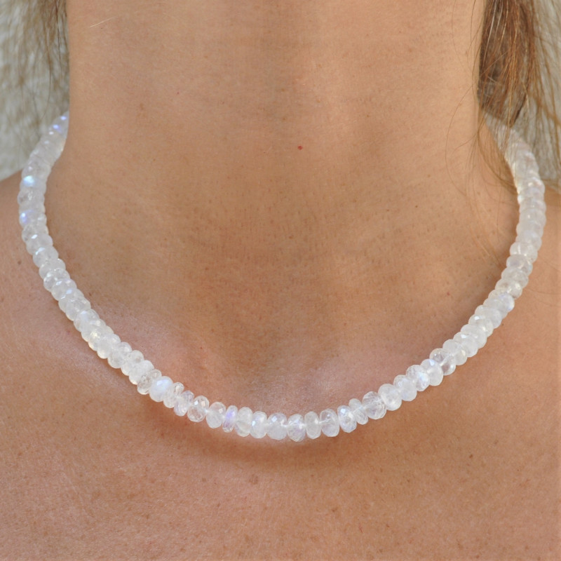 Gros collier pierres roues facettées en PIERRE DE LUNE arc-en-ciel (blanc)