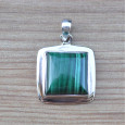 Pendentif carré en Malachite encerclée d'argent Pendentif carré en Malachite encerclée d'argent