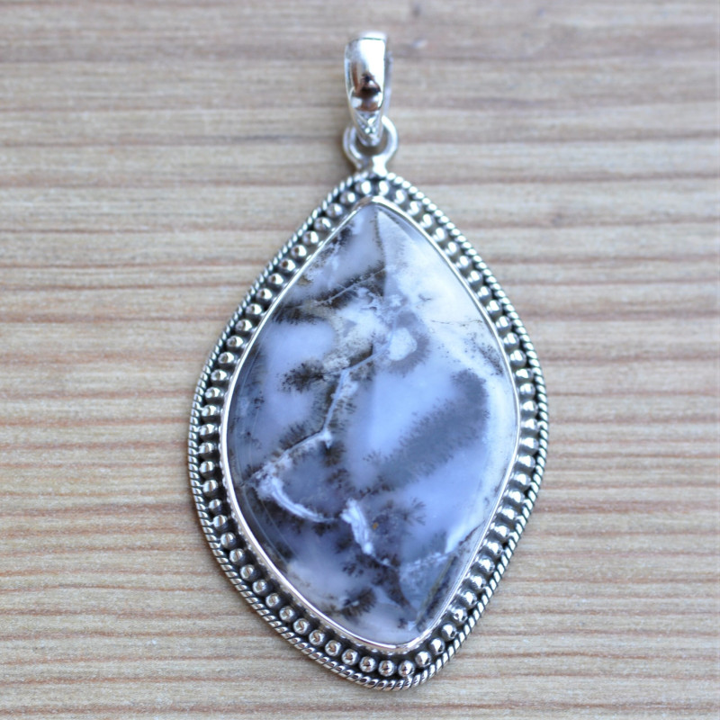 Gros pendentif asymétrique en pierre naturelle Agate dendrite et argent ciselé (blanc)