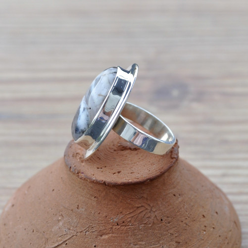 Bague en pierre Agate dendrite ovale et monture plate en argent (blanc) T52