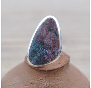 Bague triangulaire en Jaspe orbiculaire sertie d'argent