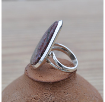 Bague triangulaire en Jaspe orbiculaire sertie d'argent T52