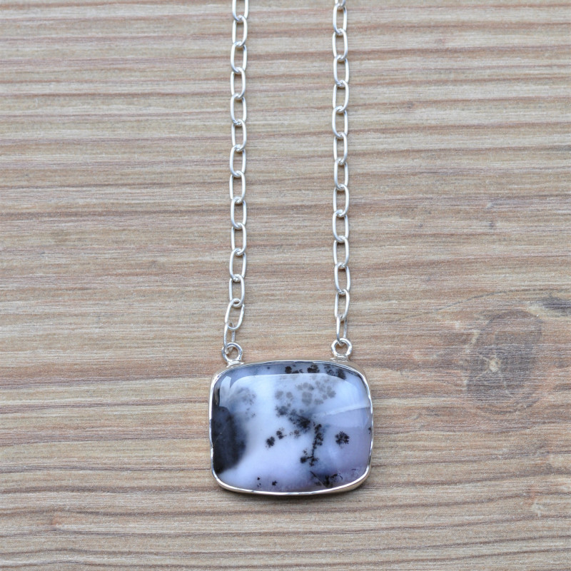 Collier chaîne argent et pendentif rectangulaire en AGATE DENDRITE (blanc)