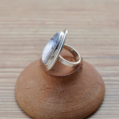 Bague asymétrique en pierre naturelle Agate dendrite et argent strié (blanc) T51