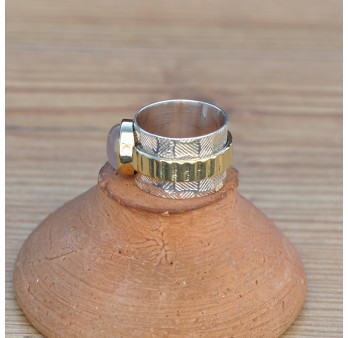 Anneau large strié en argent et pierre ovale Quartz rose T56