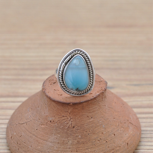 Petite bague asymétrique en pierre Larimar et argent strié T52