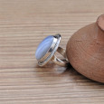 Bague ovale en argent strié et pierre Agate rubanée T50