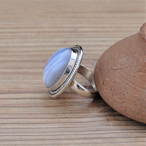 Bague ovale en argent strié et pierre Agate rubanée T52