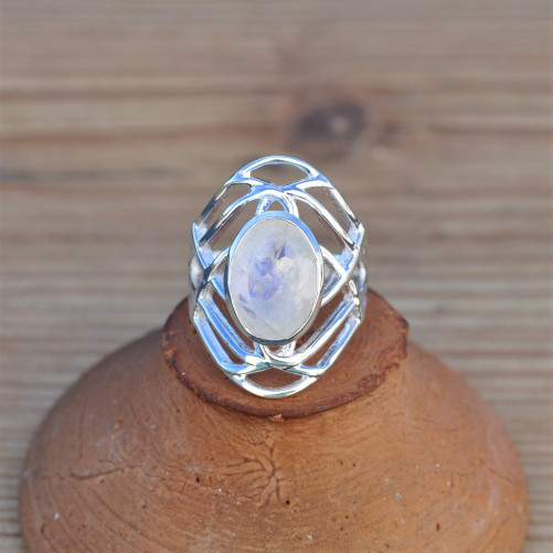 Belle bague Pierre de lune irisée argent ajouré stylisé