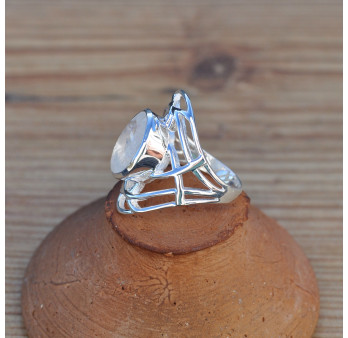 Belle bague Pierre de lune irisée argent ajouré stylisé T52/55