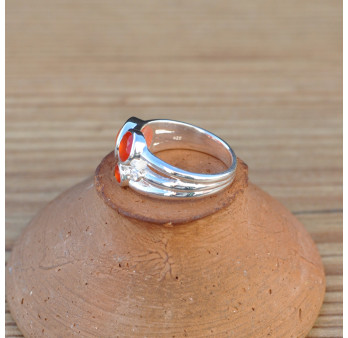 Bague 3 pierres rondes Cornaline facettées et argent T59