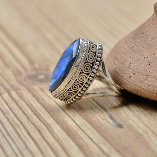Bague argent volume navette et pierre Labradorite navette T55
