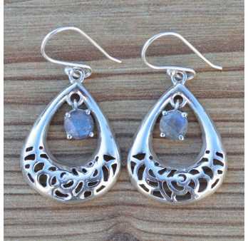Boucles d'oreilles ajourées pierre ronde pendante en Labradorite