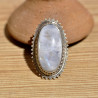 Bague massive féminine ethnique en argent ciselé et pierre de lune ovale T57