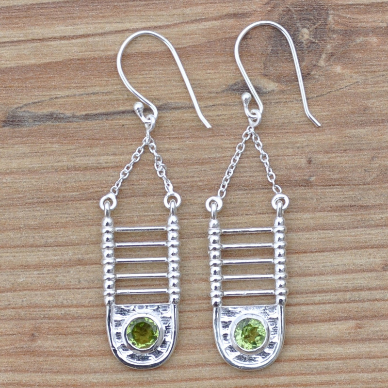 Boucles ethniques longues pierre naturelle Péridot et argent