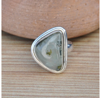 Bague triangulaire pierre naturelle Prehnite monture double argent