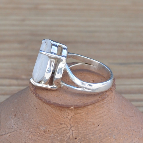 Bague goutte argent et pierre griffée en Pierre de lune facettée T52