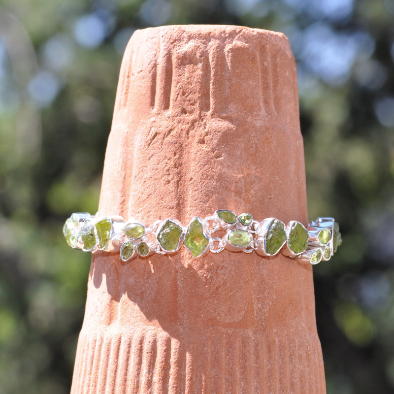 Bracelet argent 32 pierres en péridot vert