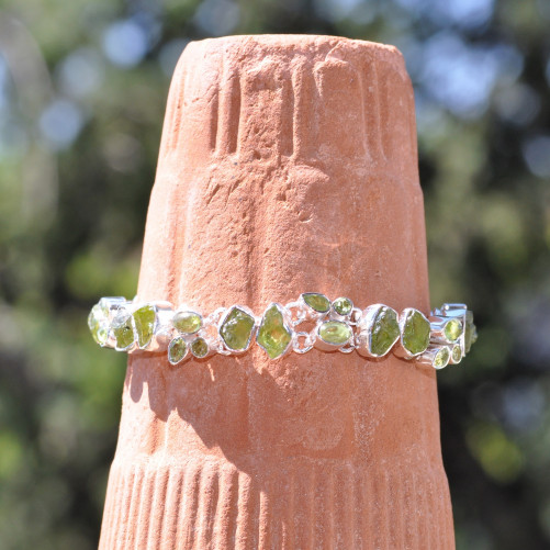 Bracelet argent 32 pierres en péridot vert