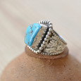 Bague chevalière mixte argent ciselé et Turquoise T58