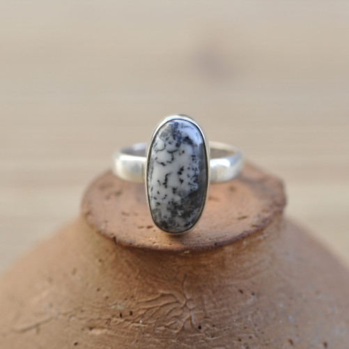 Belle bague ovale en argent et pierre Agate dendrite (blanc)