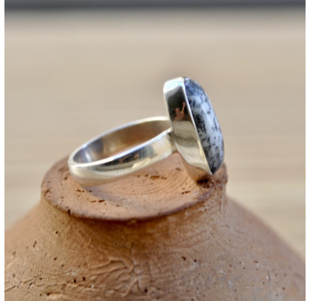 Belle bague ovale en argent et pierre Agate dendrite (blanc) T51