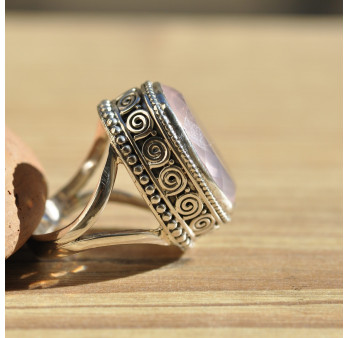 Magnifique bague argent ciselé pierre ovale facettée en Quartz rose T54