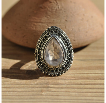 Bague ethnique argent et pierre goutte en Quartz rose facettée