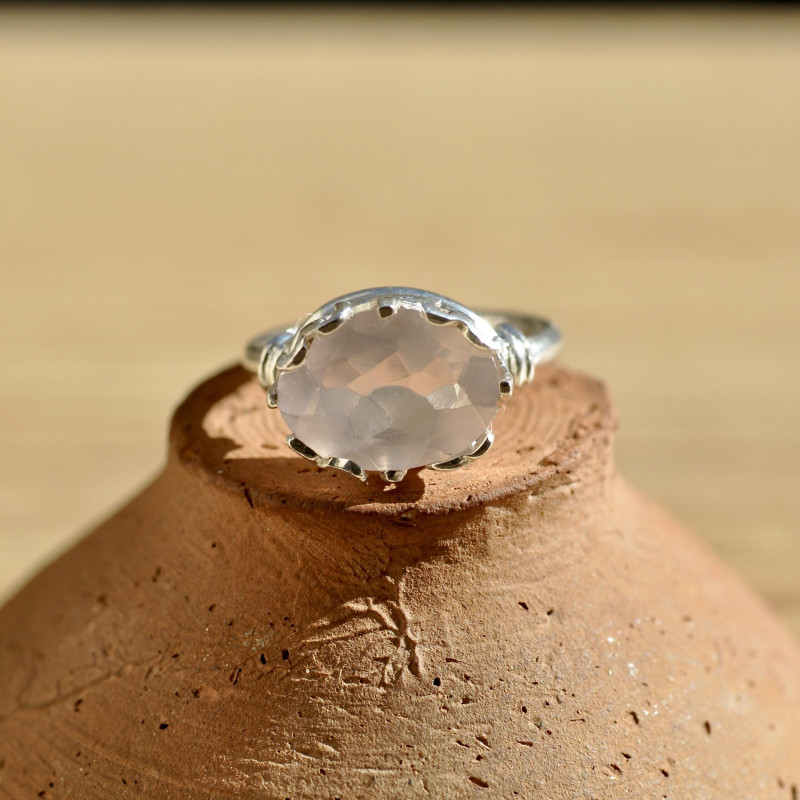 Bague couronne en pierre Quartz rose sur monture en argent (rose)