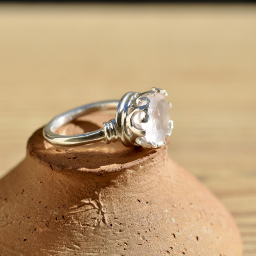 Bague couronne en pierre Quartz rose sur monture en argent (rose) T55