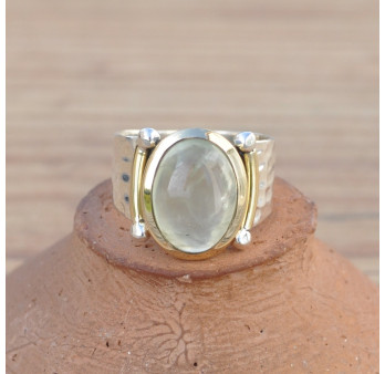Bague en Prehnite anneau large argent martelé laiton doré