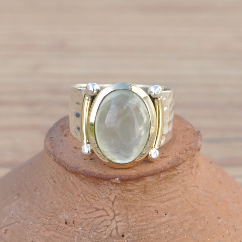 Bague en Prehnite anneau large argent martelé laiton doré T54/56