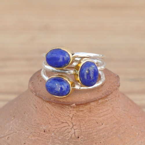 Bague moderne 3 anneaux soudés et 3 pierres Lapis lazuli